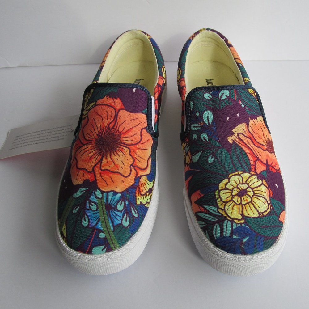 Bucketfeet Slip Ons Size 8W